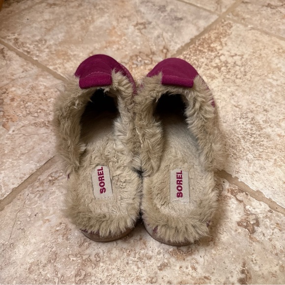 Sorel Women's plum purple Fur-Lined slip on shoes slippers size 8 - Picture 2 of 5